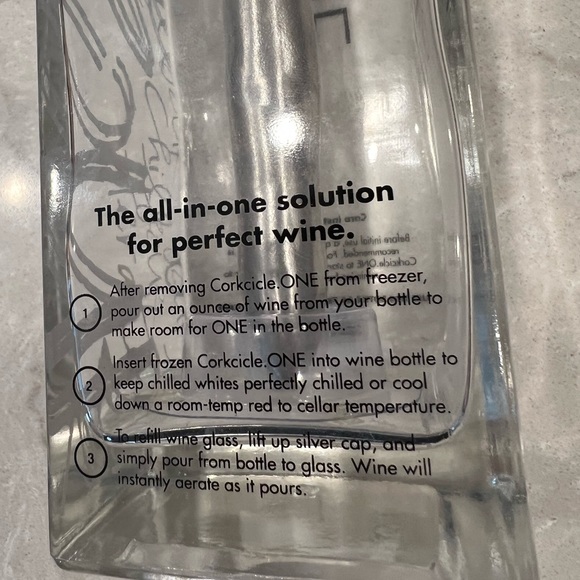 Corkcicle One Wine Chiller Aerate Pour 3-in-1 Bottler Cooler Storage - Picture 3 of 6
